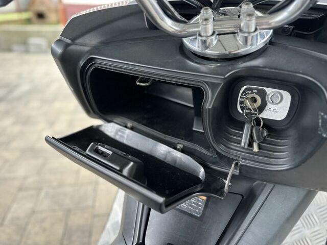 Ямаха Максам, объемом двигателя 0.25 л и пробегом 0 тыс. км за 1650 $, фото 10 на Automoto.ua