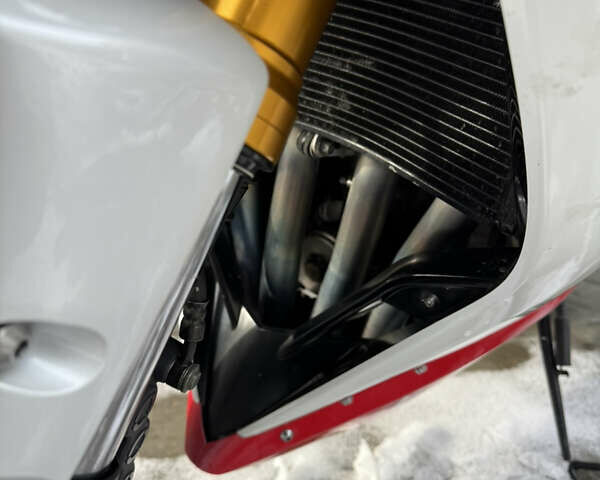 Белый Ямаха Р1, объемом двигателя 1 л и пробегом 21 тыс. км за 9200 $, фото 8 на Automoto.ua