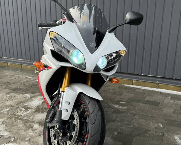Белый Ямаха Р1, объемом двигателя 1 л и пробегом 21 тыс. км за 9200 $, фото 2 на Automoto.ua