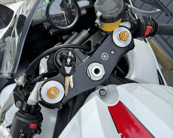 Белый Ямаха Р1, объемом двигателя 1 л и пробегом 21 тыс. км за 9200 $, фото 9 на Automoto.ua