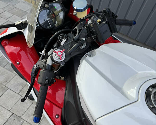 Белый Ямаха Р1, объемом двигателя 1 л и пробегом 25 тыс. км за 10500 $, фото 9 на Automoto.ua