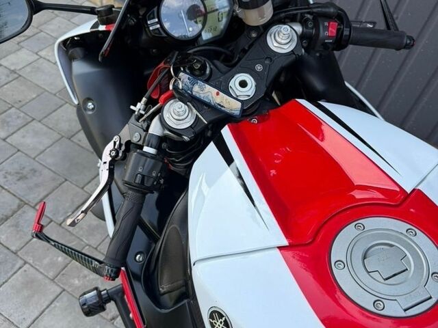 Білий Ямаха R1, об'ємом двигуна 1 л та пробігом 23 тис. км за 10000 $, фото 17 на Automoto.ua