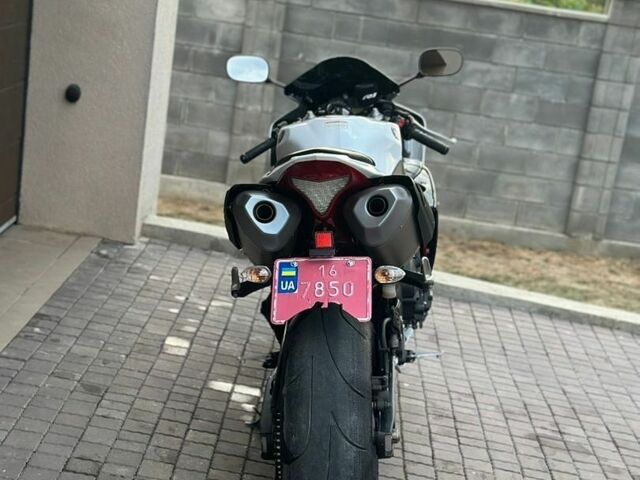 Білий Ямаха R1, об'ємом двигуна 1 л та пробігом 18 тис. км за 11500 $, фото 5 на Automoto.ua