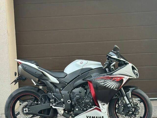 Білий Ямаха R1, об'ємом двигуна 1 л та пробігом 18 тис. км за 11500 $, фото 3 на Automoto.ua