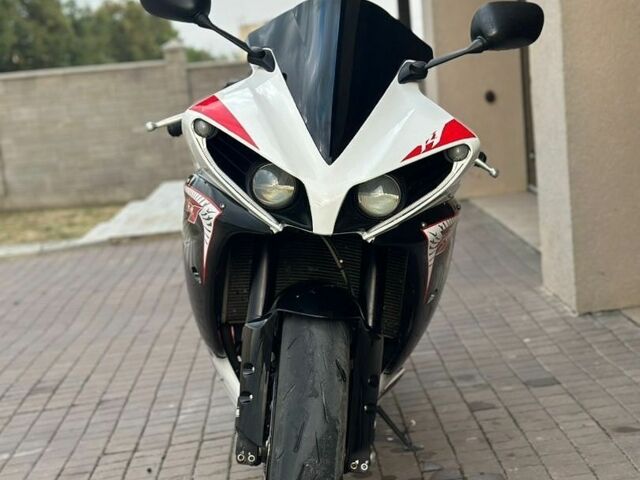 Білий Ямаха R1, об'ємом двигуна 1 л та пробігом 18 тис. км за 11500 $, фото 8 на Automoto.ua
