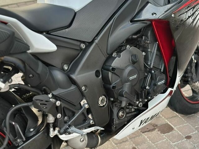 Білий Ямаха R1, об'ємом двигуна 1 л та пробігом 18 тис. км за 11500 $, фото 15 на Automoto.ua