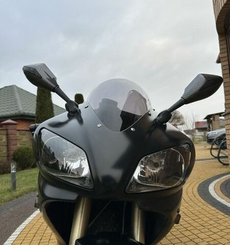 Чорний Ямаха R1, об'ємом двигуна 1 л та пробігом 35 тис. км за 5000 $, фото 6 на Automoto.ua