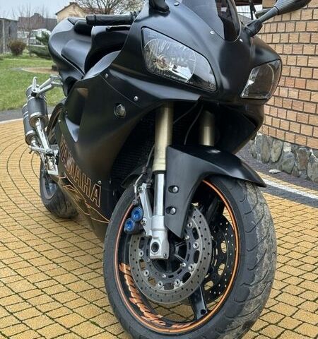 Чорний Ямаха R1, об'ємом двигуна 1 л та пробігом 35 тис. км за 5000 $, фото 7 на Automoto.ua