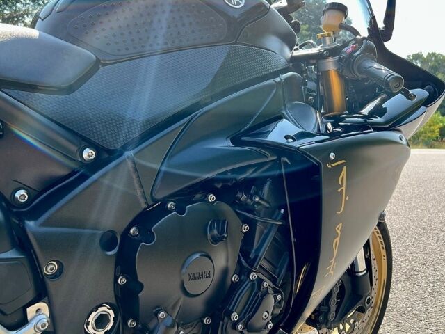 Чорний Ямаха R1, об'ємом двигуна 0 л та пробігом 30 тис. км за 6500 $, фото 3 на Automoto.ua