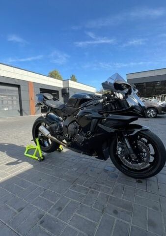 Черный Ямаха Р1, объемом двигателя 1 л и пробегом 20 тыс. км за 23000 $, фото 4 на Automoto.ua