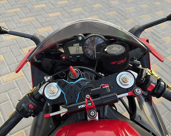 Червоний Ямаха R1, об'ємом двигуна 1 л та пробігом 37 тис. км за 5500 $, фото 6 на Automoto.ua