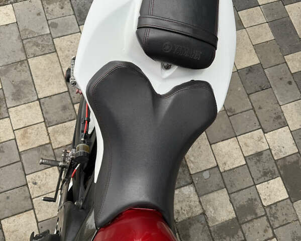 Ямаха Р1 2004 в Новомосковске на Automoto.ua Красный Ямаха Р1, объемом двигателя 1 л и пробегом 30 тыс. км за 7000 $, фото 8 на Automoto.ua