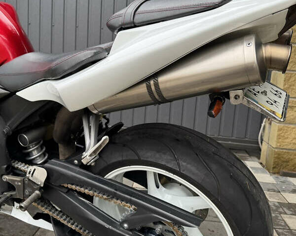 Ямаха Р1 2004 в Новомосковске на Automoto.ua Красный Ямаха Р1, объемом двигателя 1 л и пробегом 30 тыс. км за 7000 $, фото 12 на Automoto.ua