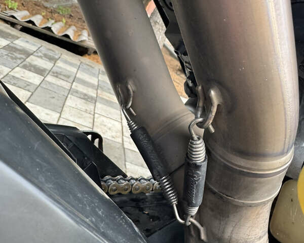 Ямаха Р1 2004 в Новомосковске на Automoto.ua Красный Ямаха Р1, объемом двигателя 1 л и пробегом 30 тыс. км за 7000 $, фото 18 на Automoto.ua