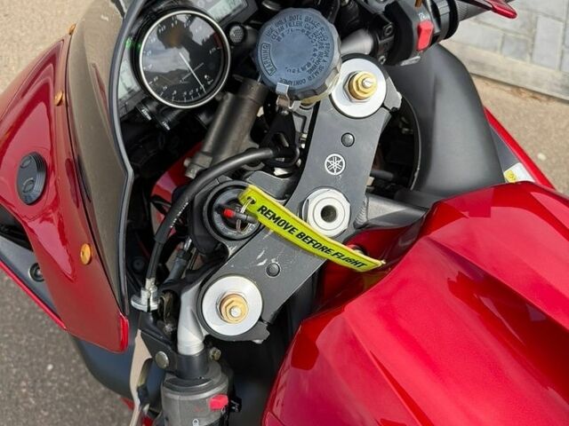 Червоний Ямаха R1, об'ємом двигуна 1 л та пробігом 35 тис. км за 7300 $, фото 10 на Automoto.ua
