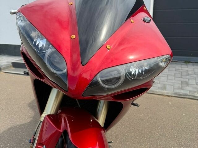 Червоний Ямаха R1, об'ємом двигуна 1 л та пробігом 35 тис. км за 7300 $, фото 3 на Automoto.ua