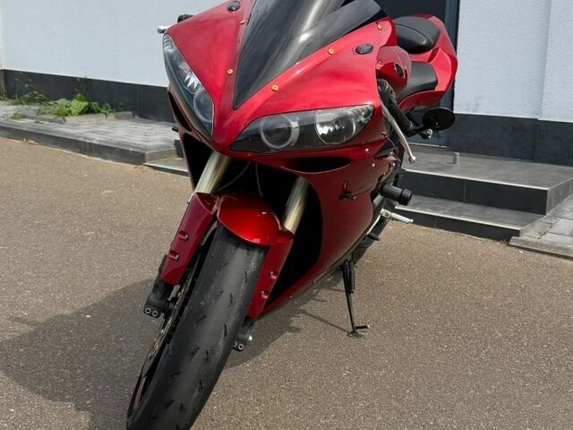 Червоний Ямаха R1, об'ємом двигуна 1 л та пробігом 35 тис. км за 7300 $, фото 4 на Automoto.ua