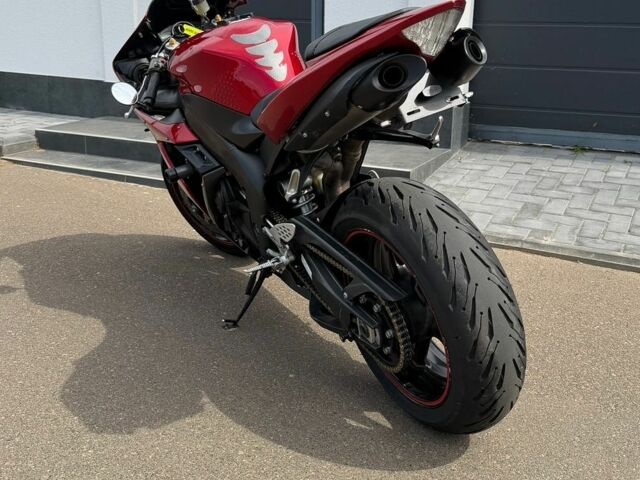 Червоний Ямаха R1, об'ємом двигуна 1 л та пробігом 35 тис. км за 7300 $, фото 7 на Automoto.ua