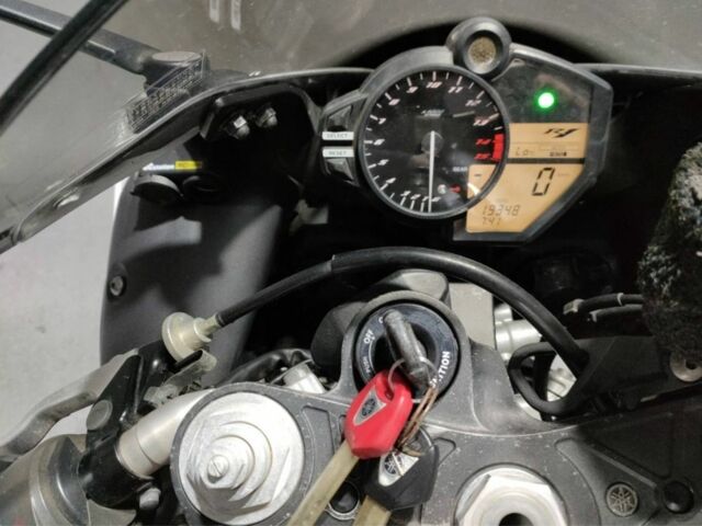 Ямаха R1, об'ємом двигуна 1 л та пробігом 0 тис. км за 9500 $, фото 4 на Automoto.ua
