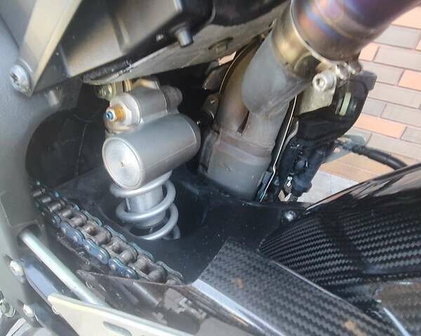 Ямаха R1, об'ємом двигуна 1 л та пробігом 14 тис. км за 8700 $, фото 5 на Automoto.ua