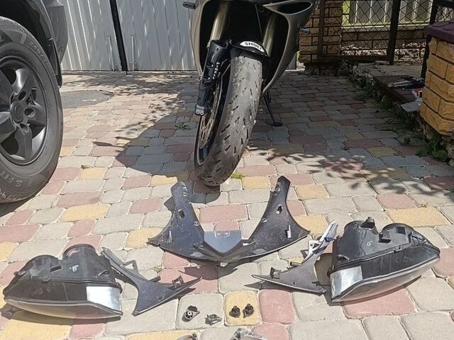 Сірий Ямаха R1, об'ємом двигуна 1 л та пробігом 40 тис. км за 8000 $, фото 5 на Automoto.ua