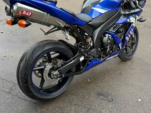 Синій Ямаха R1, об'ємом двигуна 1 л та пробігом 49 тис. км за 7000 $, фото 2 на Automoto.ua