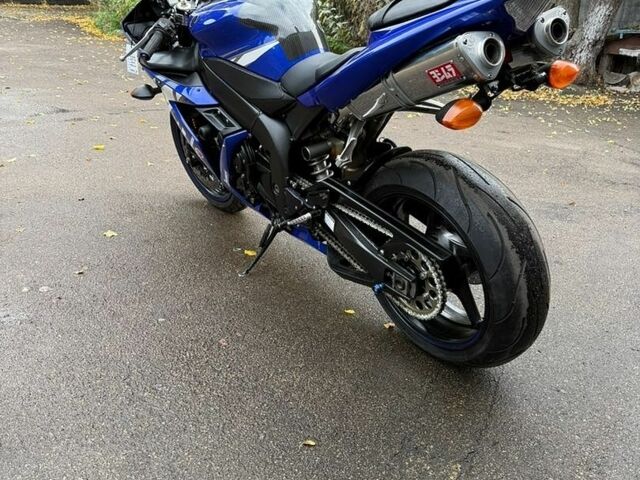 Синій Ямаха R1, об'ємом двигуна 1 л та пробігом 49 тис. км за 7000 $, фото 3 на Automoto.ua