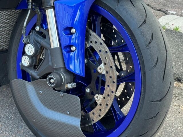 Синій Ямаха R1, об'ємом двигуна 1 л та пробігом 5 тис. км за 20000 $, фото 3 на Automoto.ua