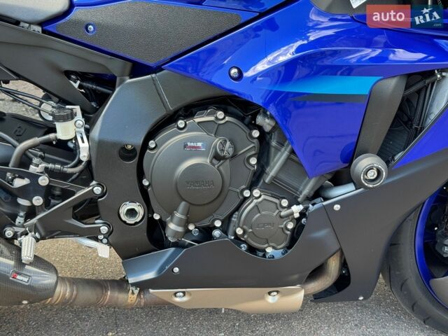 Синій Ямаха R1, об'ємом двигуна 1 л та пробігом 5 тис. км за 20000 $, фото 5 на Automoto.ua