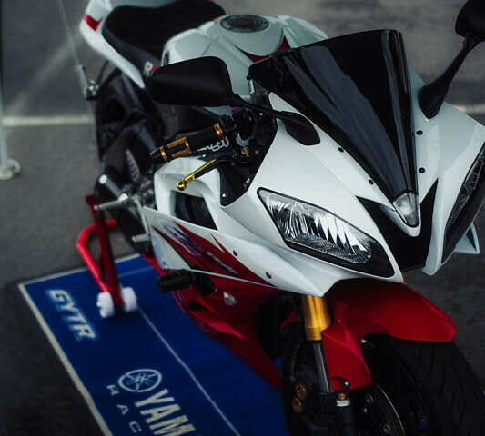 Білий Ямаха R6, об'ємом двигуна 0 л та пробігом 35 тис. км за 8100 $, фото 3 на Automoto.ua