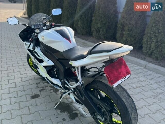 Білий Ямаха R6, об'ємом двигуна 0.6 л та пробігом 23 тис. км за 4700 $, фото 5 на Automoto.ua