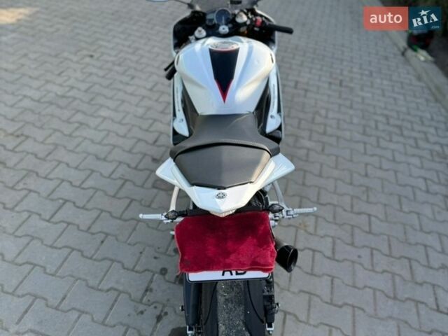 Білий Ямаха R6, об'ємом двигуна 0.6 л та пробігом 23 тис. км за 4700 $, фото 4 на Automoto.ua