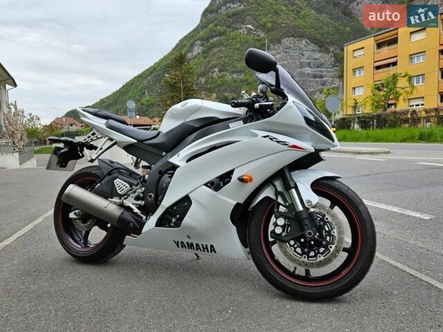 Білий Ямаха R6, об'ємом двигуна 0 л та пробігом 130 тис. км за 13000 $, фото 6 на Automoto.ua