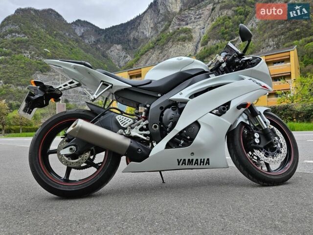 Білий Ямаха R6, об'ємом двигуна 0 л та пробігом 130 тис. км за 13000 $, фото 5 на Automoto.ua