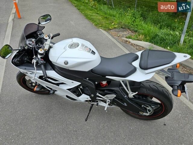 Білий Ямаха R6, об'ємом двигуна 0 л та пробігом 130 тис. км за 13000 $, фото 2 на Automoto.ua