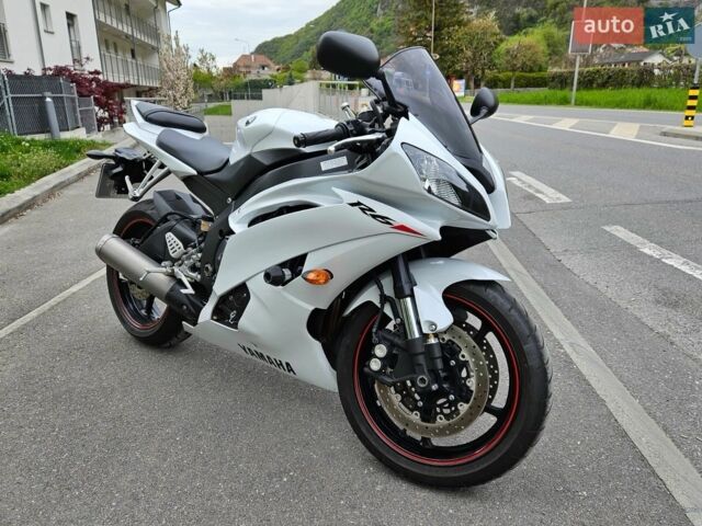 Білий Ямаха R6, об'ємом двигуна 0 л та пробігом 130 тис. км за 13000 $, фото 7 на Automoto.ua