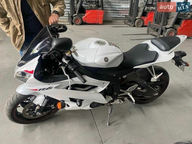 Білий Ямаха R6, об'ємом двигуна 0 л та пробігом 130 тис. км за 13000 $, фото 1 на Automoto.ua
