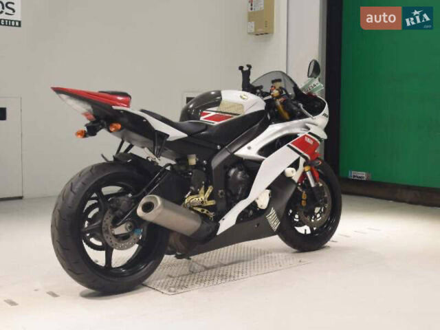 Белый Ямаха Р6, объемом двигателя 0.6 л и пробегом 14 тыс. км за 10000 $, фото 4 на Automoto.ua