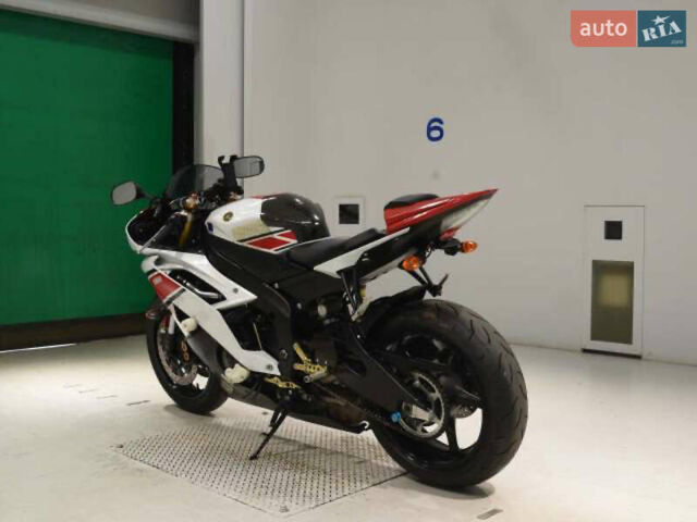 Белый Ямаха Р6, объемом двигателя 0.6 л и пробегом 14 тыс. км за 10000 $, фото 5 на Automoto.ua