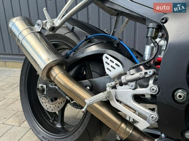 Чорний Ямаха R6, об'ємом двигуна 0.6 л та пробігом 32 тис. км за 6500 $, фото 10 на Automoto.ua