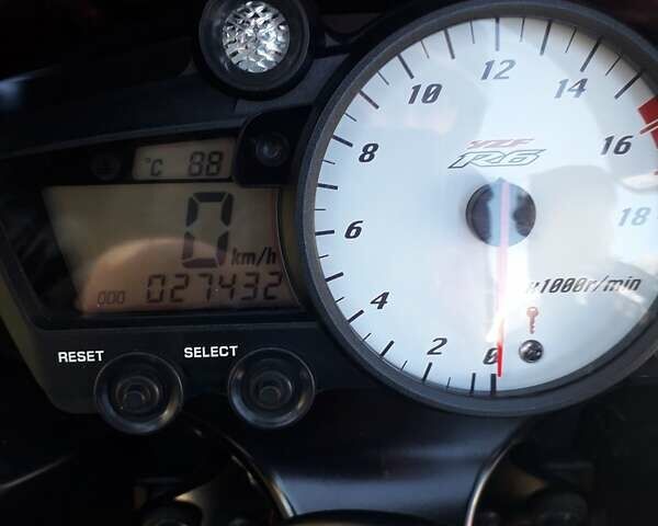 Ямаха R6 2003 у Казатине на Automoto.ua Червоний Ямаха R6, об'ємом двигуна 0.6 л та пробігом 27 тис. км за 6650 $, фото 21 на Automoto.ua