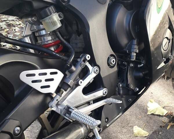 Ямаха R6 2003 у Казатине на Automoto.ua Червоний Ямаха R6, об'ємом двигуна 0.6 л та пробігом 27 тис. км за 6650 $, фото 15 на Automoto.ua