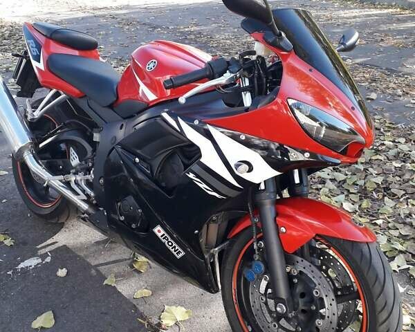 Ямаха R6 2003 у Казатине на Automoto.ua Червоний Ямаха R6, об'ємом двигуна 0.6 л та пробігом 27 тис. км за 6650 $, фото 11 на Automoto.ua
