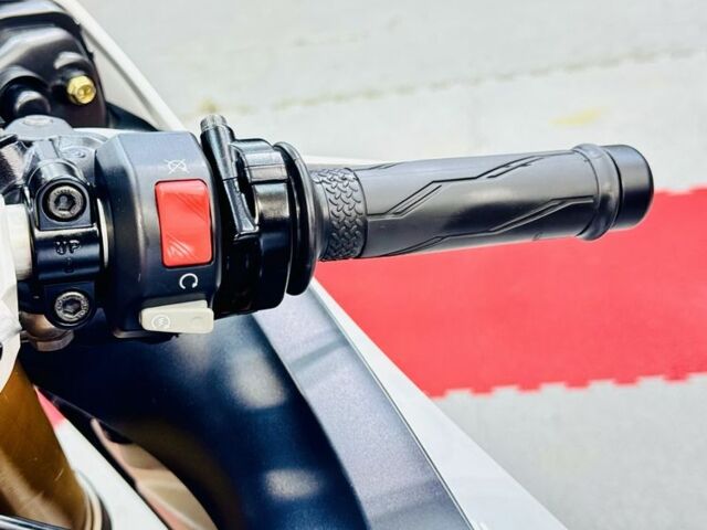 Ямаха Р6, объемом двигателя 0.6 л и пробегом 0 тыс. км за 10000 $, фото 15 на Automoto.ua