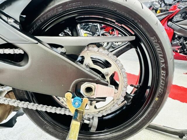 Ямаха Р6, объемом двигателя 0.6 л и пробегом 0 тыс. км за 10000 $, фото 11 на Automoto.ua