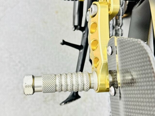 Ямаха Р6, объемом двигателя 0.6 л и пробегом 0 тыс. км за 10000 $, фото 13 на Automoto.ua