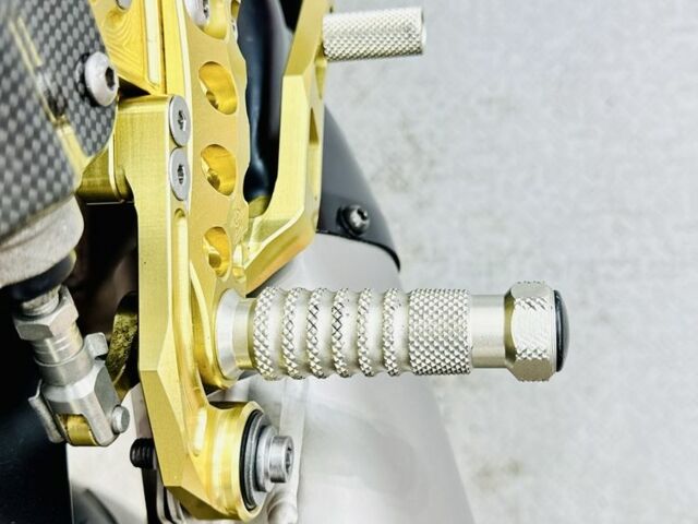 Ямаха Р6, объемом двигателя 0.6 л и пробегом 0 тыс. км за 10000 $, фото 14 на Automoto.ua