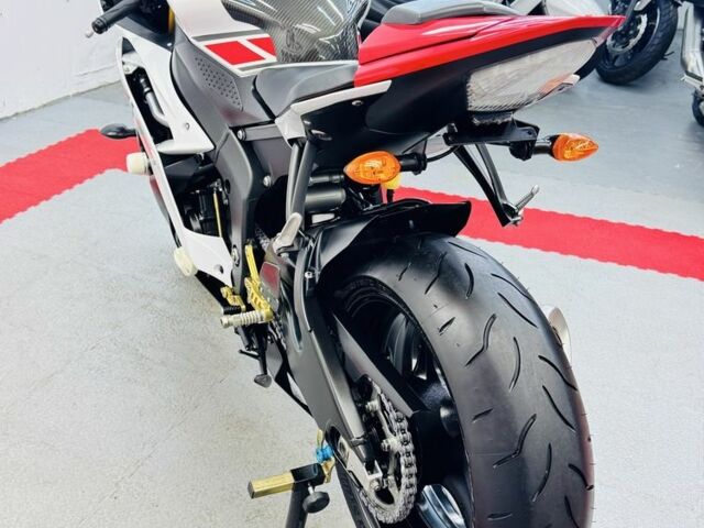 Ямаха Р6, объемом двигателя 0.6 л и пробегом 0 тыс. км за 10000 $, фото 5 на Automoto.ua