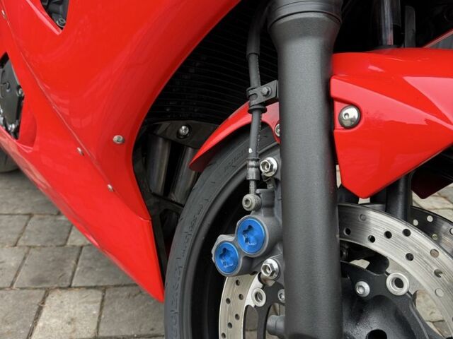 Ямаха Р6, объемом двигателя 0.6 л и пробегом 0 тыс. км за 6000 $, фото 9 на Automoto.ua