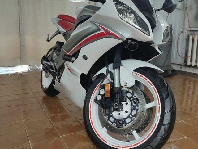 Ямаха R6, об'ємом двигуна 0 л та пробігом 35 тис. км за 8000 $, фото 4 на Automoto.ua